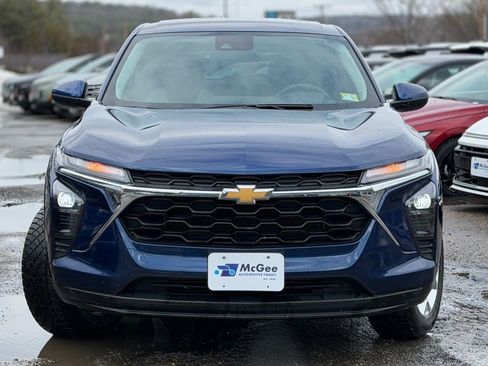 Used 2024 Chevrolet Trax LS w/ LS Convenience Package image 2