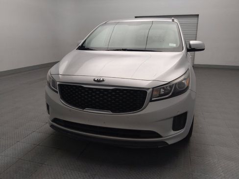 Used 2018 Kia Sedona LX w/ LX Essentials Premium Package FWD image 15