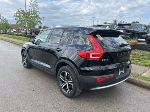 Used 2023 Volvo XC40 B5 Core AWD/4WD image 4