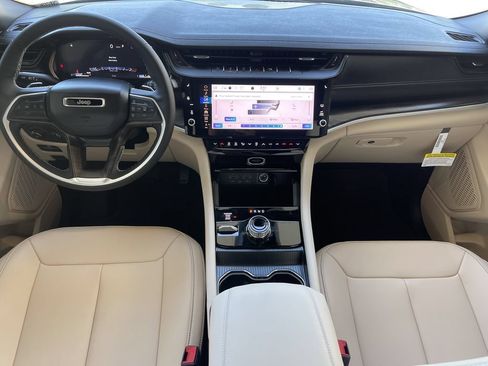 New 2026 Jeep Grand Cherokee Limited w/ Limited Altitude Package AWD/4WD image 13