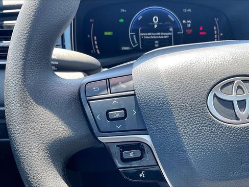 Used 2025 Toyota Camry LE FWD image 16
