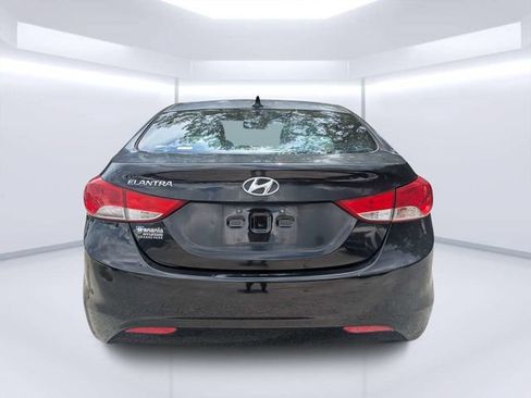 Used 2013 Hyundai Elantra GLS w/ Preferred Pkg FWD image 4