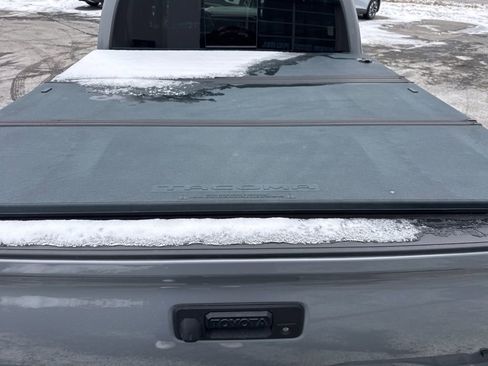 Used 2021 Toyota Tacoma TRD Sport image 7