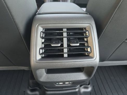 New 2026 Volkswagen Tiguan SE AWD/4WD image 15