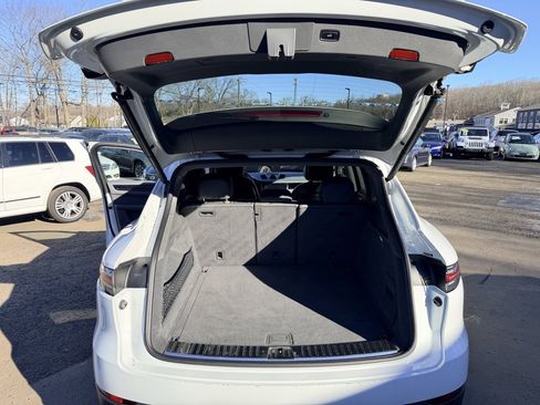 Used 2019 Porsche Cayenne image 32