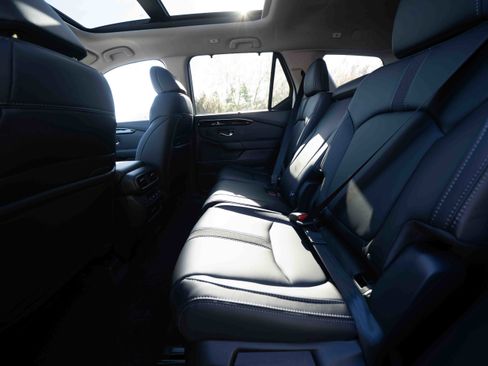 New 2025 Honda Pilot Touring image 23