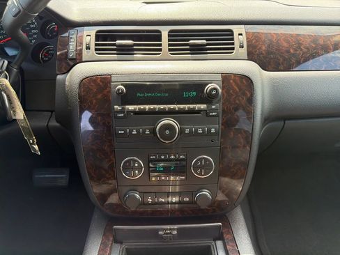 Used 2012 GMC Sierra 2500 Denali w/ Suspension Package, Off-Road AWD/4WD image 16