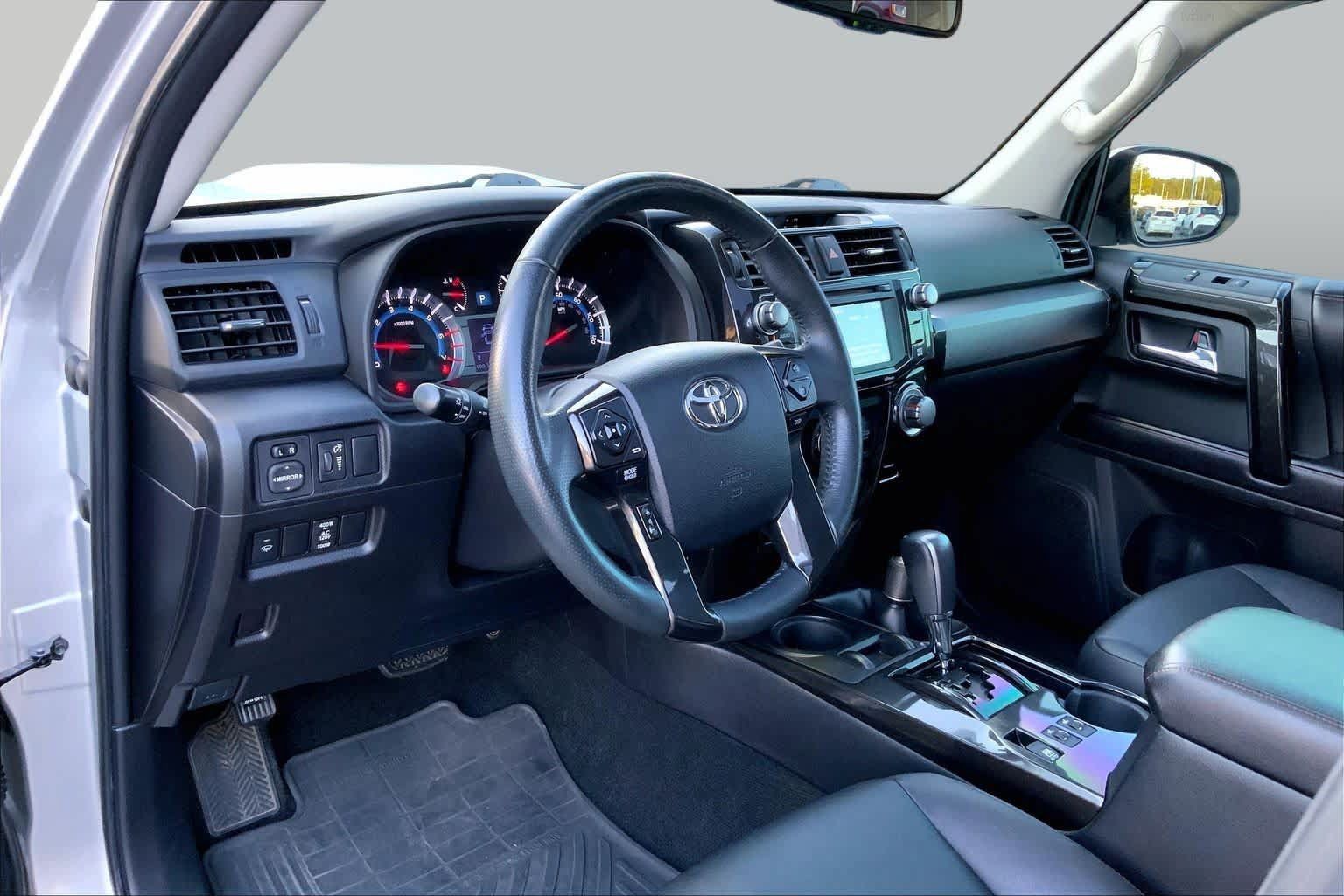 Used 2016 Toyota 4Runner Trail Premium AWD/4WD image 14