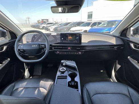 Used 2025 Kia EV6 Wind RWD image 18