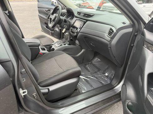 Used 2019 Nissan Rogue S FWD image 19