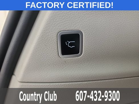 Used 2023 Chrysler Pacifica Touring-L FWD image 29