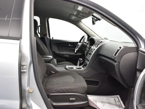 Used 2010 GMC Acadia SLE FWD image 17