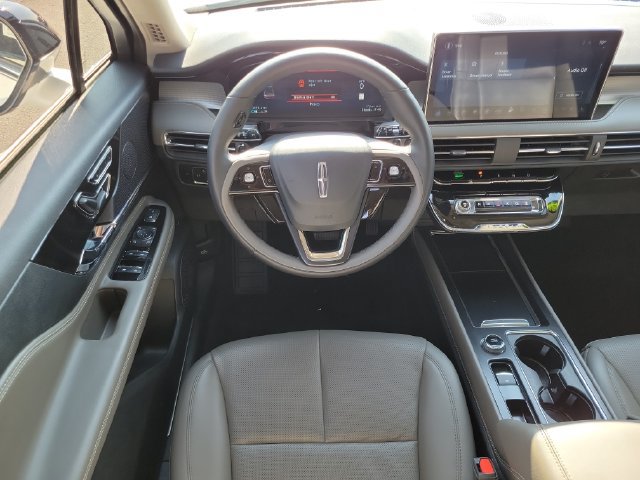Used 2025 Lincoln Corsair AWD w/ Equipment Group 101A image 27