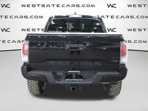 Used 2021 Toyota Tacoma TRD Sport w/ TRD Premium Sport Package AWD/4WD image 4