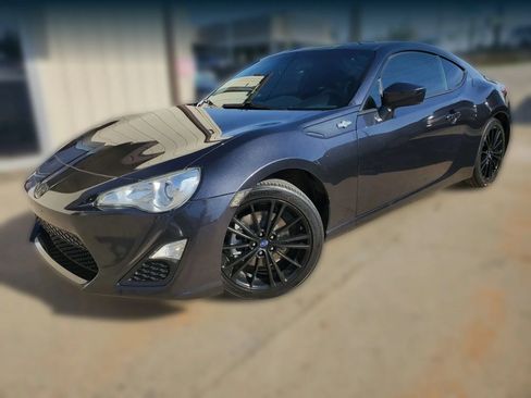 Used 2014 Scion FR-S RWD image 5