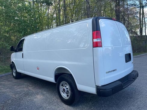 Used 2025 GMC Savana 3500 Extended RWD image 11