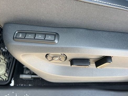 New 2026 Volkswagen Tiguan SEL R-Line image 12