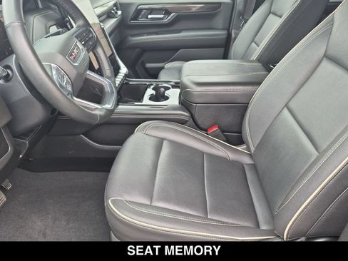 Used 2025 GMC Yukon XL Elevation w/ LPO, Floor Liner Package AWD/4WD image 18