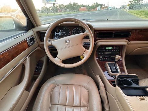 Used 1997 Jaguar XJ6 L image 12