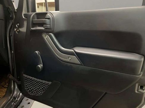 Used 2017 Jeep Wrangler Unlimited Sport w/ Connectivity Group AWD/4WD image 74