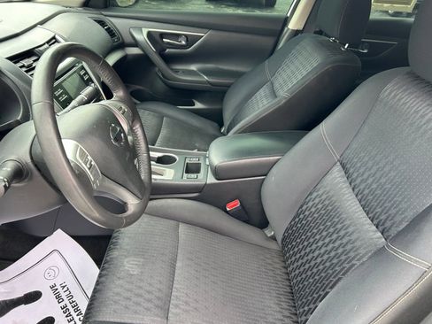 Used 2017 Nissan Altima 2.5 SV w/ Convenience Package FWD image 14