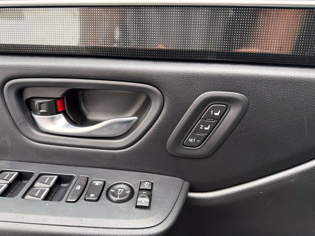 Used 2025 Honda Pilot Black Edition image 19