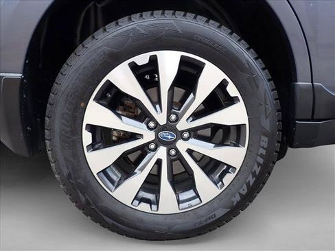 Used 2017 Subaru Outback 3.6R Limited AWD/4WD image 7