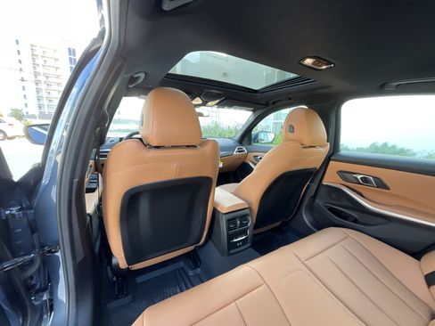 Certified 2025 BMW 330i 330i w/ Convenience Package image 23