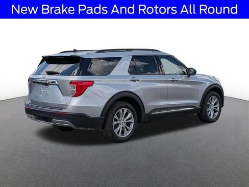 Certified 2023 Ford Explorer XLT w/ Equipment Group 202A AWD/4WD image 3