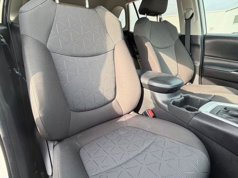 Used 2022 Toyota RAV4 XLE image 20