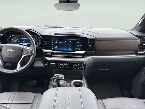 Used 2025 Chevrolet Silverado 1500 High Country w/ Technology Package image 15