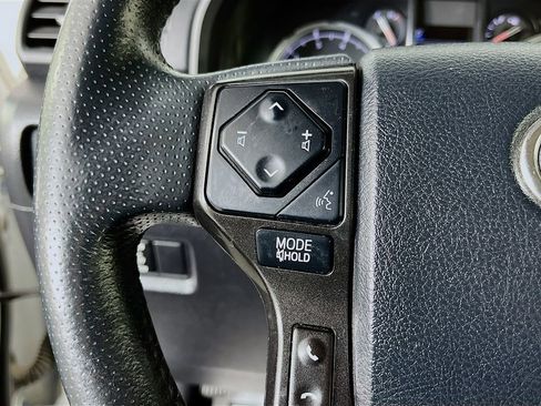 Used 2020 Toyota 4Runner TRD Off-Road Premium AWD/4WD image 15