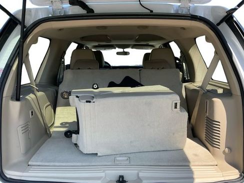 Used 2016 Ford Expedition XLT w/ Equipment Group 202A AWD/4WD image 19