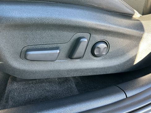 Used 2022 Kia Niro EX w/ Cold Weather Package image 18