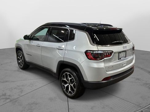 Used 2025 Jeep Compass Limited AWD/4WD image 6