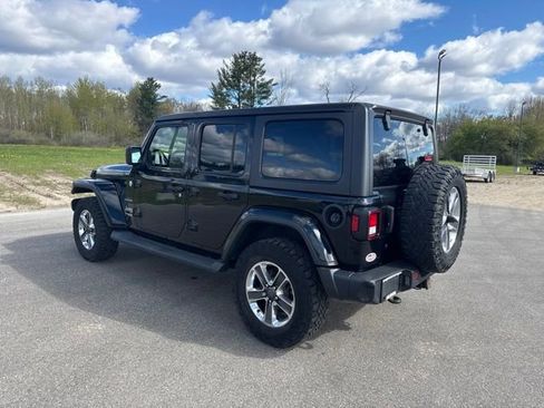 Used 2018 Jeep Wrangler Unlimited Sahara AWD/4WD image 2