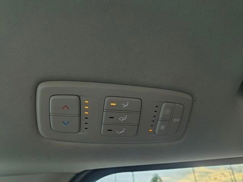 Certified 2024 Kia Carnival LX image 27