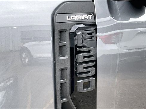 Certified 2024 Ford F250 Lariat w/ Lariat Ultimate Package AWD/4WD image 12