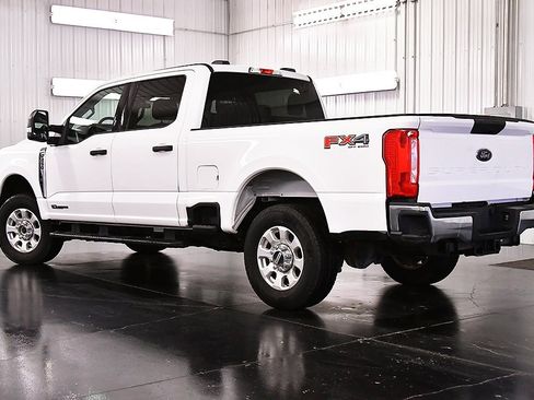 Used 2024 Ford F250 XLT w/ FX4 Off-Road Package image 5