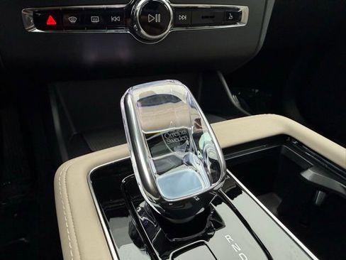 New 2026 Volvo XC90 T8 Ultra w/ Lounge Package image 23