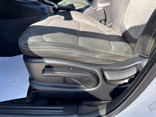 Used 2016 Kia Soul + FWD image 11