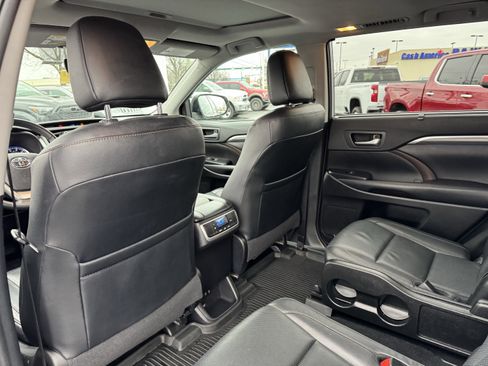 Used 2019 Toyota Highlander Limited image 37