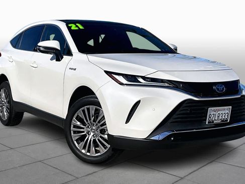 Used 2021 Toyota Venza Limited image 2