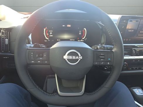 New 2026 Nissan Pathfinder SL image 16