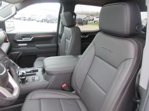 New 2026 GMC Sierra 1500 Denali w/ Denali Reserve Package AWD/4WD image 14