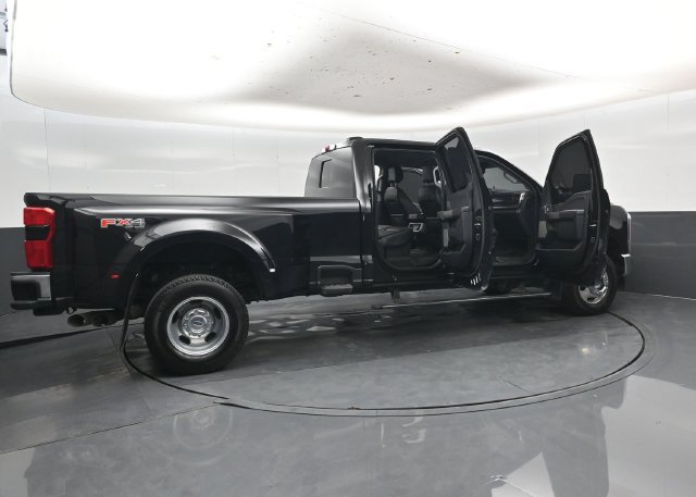 Used 2025 Ford F350 Lariat w/ Lariat Ultimate Package AWD/4WD image 58