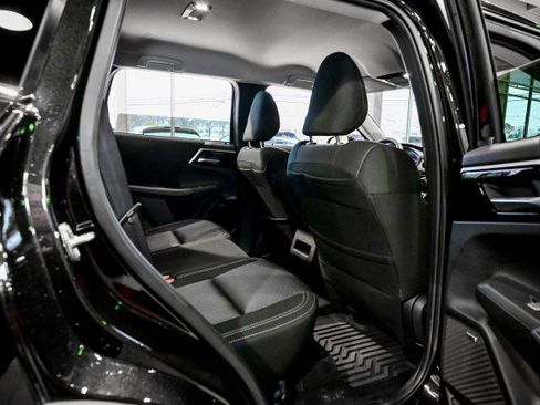 Used 2025 Mitsubishi Outlander ES image 22