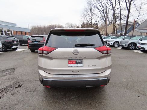 Used 2025 Nissan Rogue SL image 5
