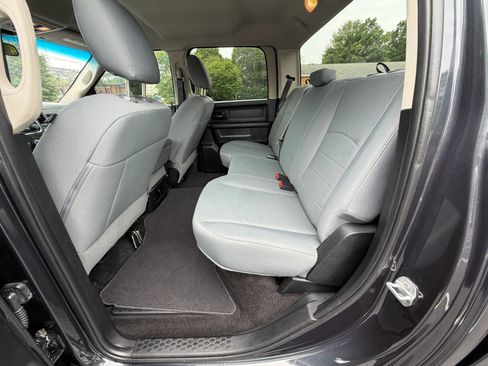 Used 2017 RAM 3500 Tradesman w/ Chrome Appearance Group AWD/4WD image 19