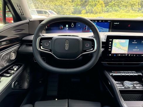 New 2026 Lincoln Nautilus Reserve AWD/4WD image 17